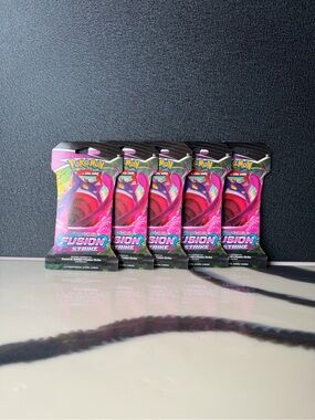 5 Pokémon TCG Fusion Strike Booster Packs